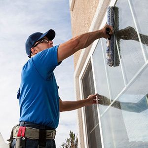 Почистване на фасади от земя или скеле – до 10 м височина